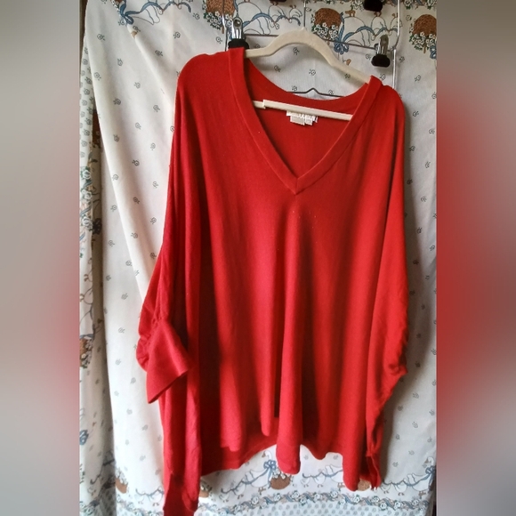 Michael Kors Red V-Neck Top - Picture 2 of 5